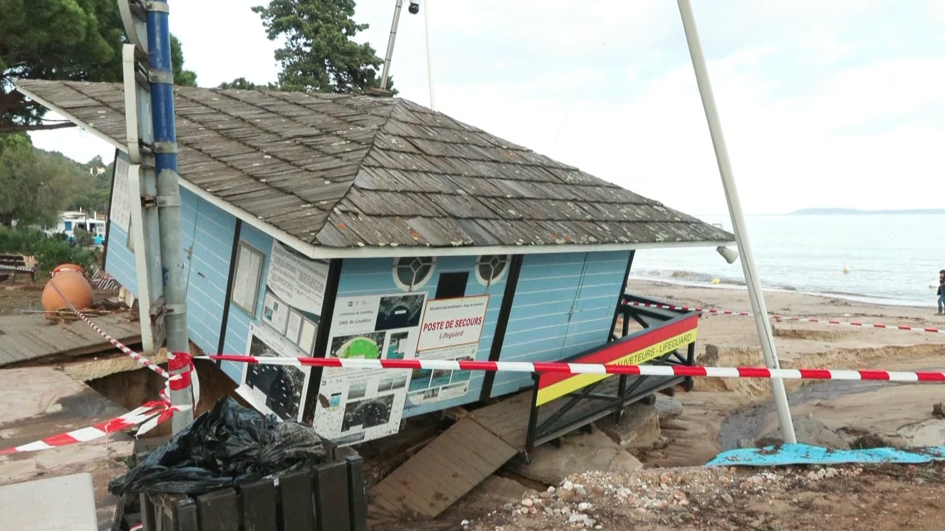 Le poste de secours de la plage de Cavalière (Var), après le passage d'un violent orage ce mardi 20 mai 2025. Le poste de secours de la plage de Cavalière (Var), après le passage d'un violent orage ce mardi 20 mai 2025.