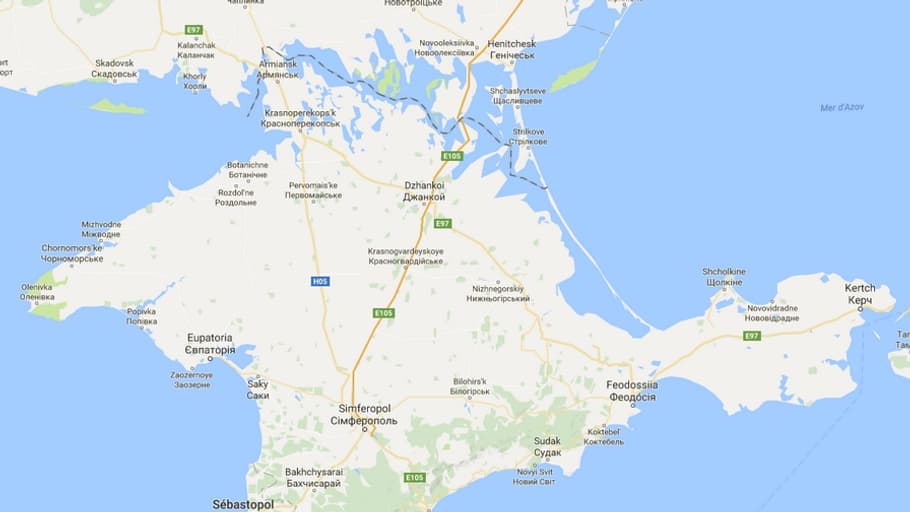 Sources: google.com.ua (en haut) ; google.fr (au milieu) ; google.ru (en bas) 