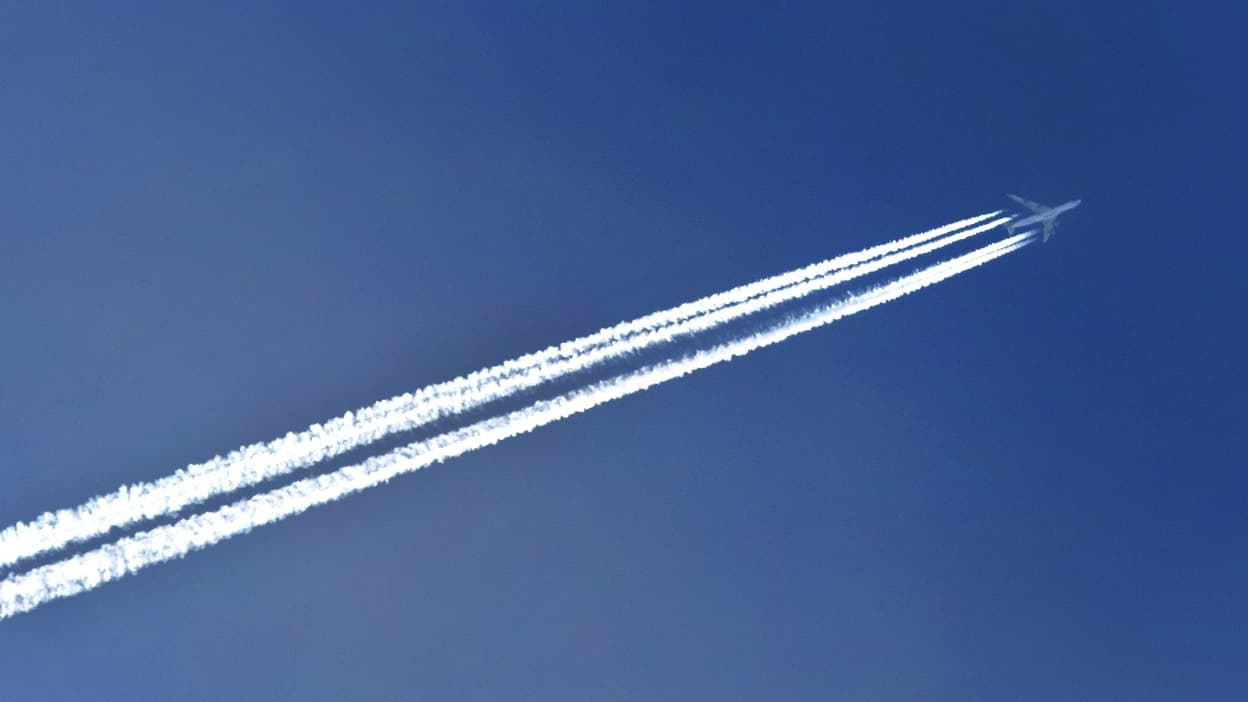 Frankreich will seinen Luftraum für russische Flugzeuge sperren, bittet aber um „europäische Koordinierung“