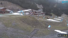 Le domaine skiable de Grandvalira, le 28 novembre 2024, sans neige dans les Pyrénées.