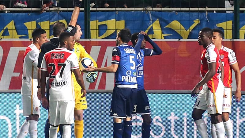 Les Troyens prennent un carton rouge dès le début de match contre Monaco