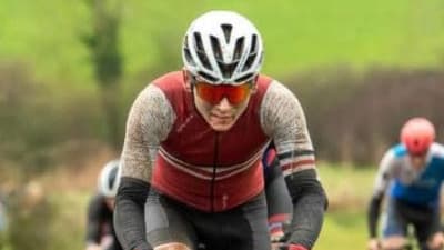 Le cycliste Aidan Worden lors d'une course chez les juniors
