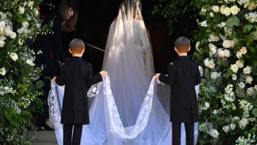 Meghan Markle arrive à la chapelle Saint-Georges