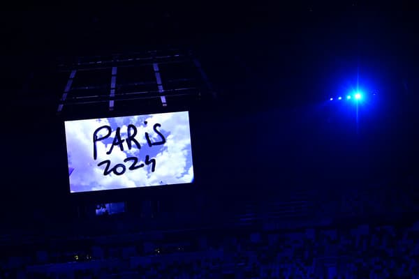 Paris 2024 s'affiche au stade olympique de Tokyo