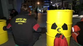 Des militants de Greenpeace ont bloqué ce mercredi le siège parisien d'EDF.