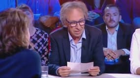 Le romancier et essayiste Pascal Bruckner sur le plateau de l'émission C politique le 22 octobre 2017