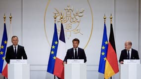 Emmanuel Macron avec Andrzej Duda et Olaf Scholz à l'Elysée le 12 juin 2023