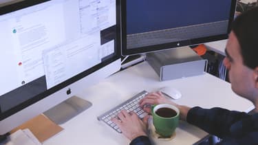 En dépouillant des milliers de mails, des chercheurs ont identifié les tournures très prisées des menteurs dans leurs écrits.