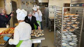 Une équipe 100% féminine s'est affairée dans les cuisines du collège Anne Franck pour proposer un repas comme au restaurant aux élèves.