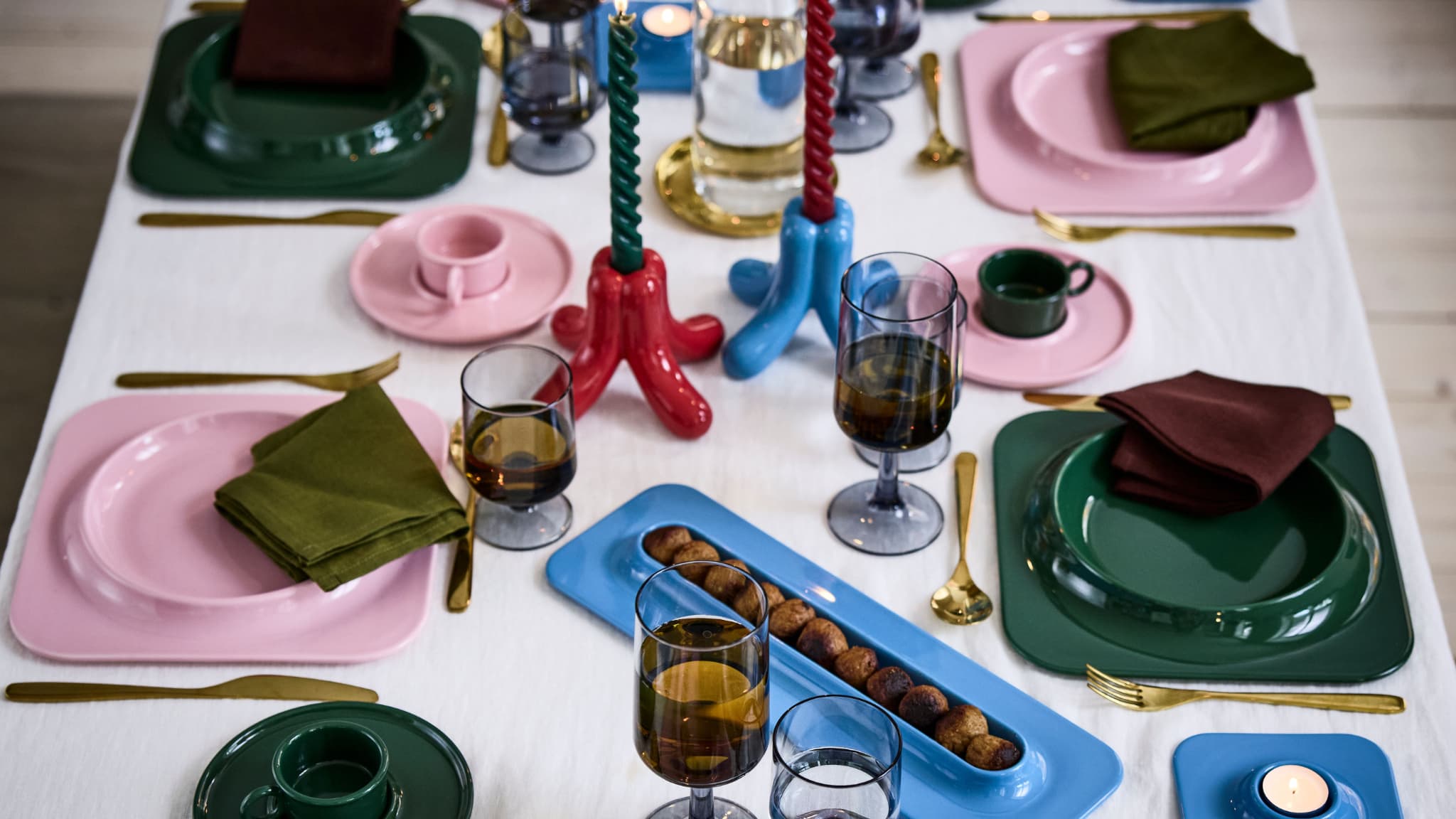 IKEA: À QUOI RESSEMBLE LA NOUVELLE COLLECTION DE VAISSELLE POUR LES FÊTES QUI SORTIRA LE 1ER OCTOBRE