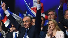 Le candidat d'extrême droite à la présidentielle Eric Zemmour et Marion Maréchal, la nièce de Marine Le Pen, lors d'un meeting du parti Reconquête! le 6 mars 2022 à Toulon 