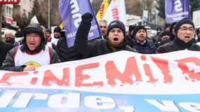 Des fonctionnaires manifestent à Ankara, le 14 janvier 2026