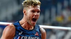La joie du Français Kevin Mayer, après un essai réussi lors du concours du saut en hauteur au décathlon des Mondiaux d'athlétisme, le 2 octobre 2019 à Doha (Qatar)