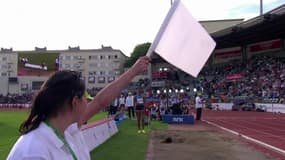 Athlétisme – Une sauteuse en longueur lâchée par… sa perruque