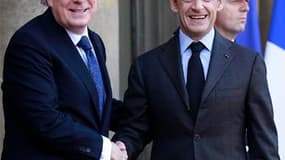 Nicolas Sarkozy et le Premier ministre du Québec Jean Charest à l'Elysée, à Paris. La France et le Québec ont poursuivi vendredi le rapprochement de leur marché du travail, à l'occasion de la XVIe rencontre alternée des Premiers ministres. Le gouvernement