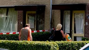 La police néerlandaise a arrêté une jeune femme de 25 ans soupçonnée d'avoir tué au moins trois de ses enfants en huit ans. La police a procédé à la fouille de la maison de la suspecte dans une zone rurale du nord des Pays-Bas et a découvert quatre valise