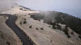 Le Mont Ventoux dans la brume lors d'une étape du Tour de France cycliste, le 7 juillet 2021. (Photo d'illustration)