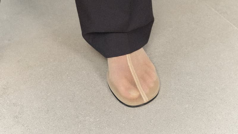 Ballerines filets, modèles transparents, semelles absentes... Les marques font disparaître les chaussures pour dévoiler le pied et les vendent au prix fort (une mode qui révulse certains internautes)