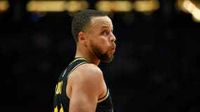 Stephen Curry lors de la rencontre des Golden State Warriors contre Portland le 24 février 2022 à Portland