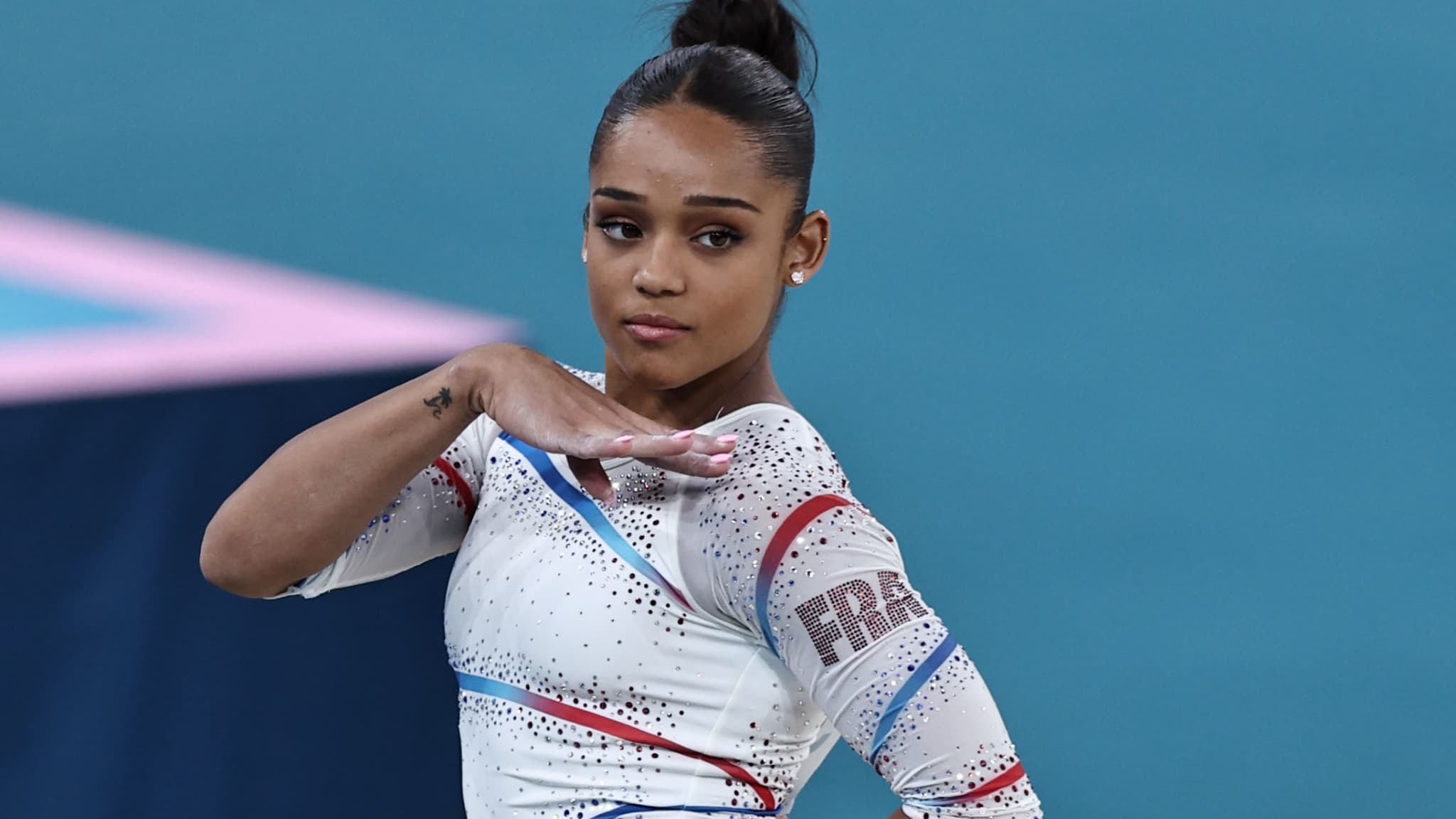 "CE N’EST TOUJOURS PAS DIGÉRÉ, MAIS J’AI FAIT LE CHOIX D’ALLER MIEUX", MÉLANIE DE JESUS DOS SANTOS SE CONFIE UN AN APRÈS SA DÉSILLUSION AUX JO DE PARIS 2024