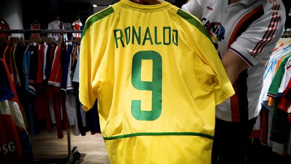 Ce maillot aurait été porté par Ronaldo lors de la Coupe du monde 2002.