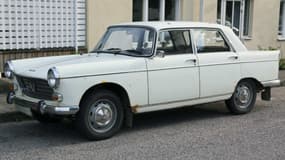 Une Peugeot 404 des années 70 a été vendue seulement 55,55 euros dans le Morbihan.