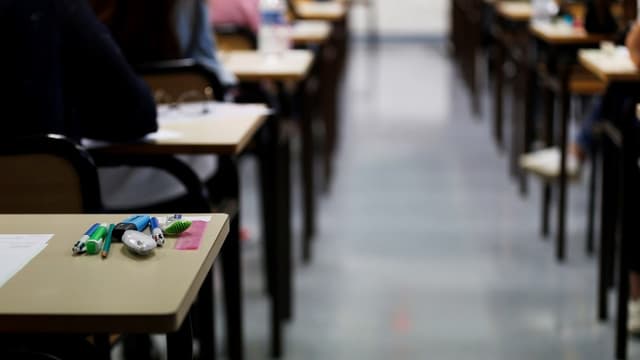 Tables d'examen lors du baccalauréat à Caen, le 18 juin 2018 (Photo d'illustration)
