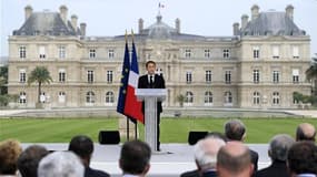 Nicolas Sarkozy a plaidé mardi pour le devoir de mémoire de la France sur la traite négrière et l'esclavage dans ses territoires d'outre-mer, qu'il a qualifiés de "premiers crimes contre l'Humanité". /Photo prise le 10 mai 2011/REUTERS/Eric Feferberg/Pool