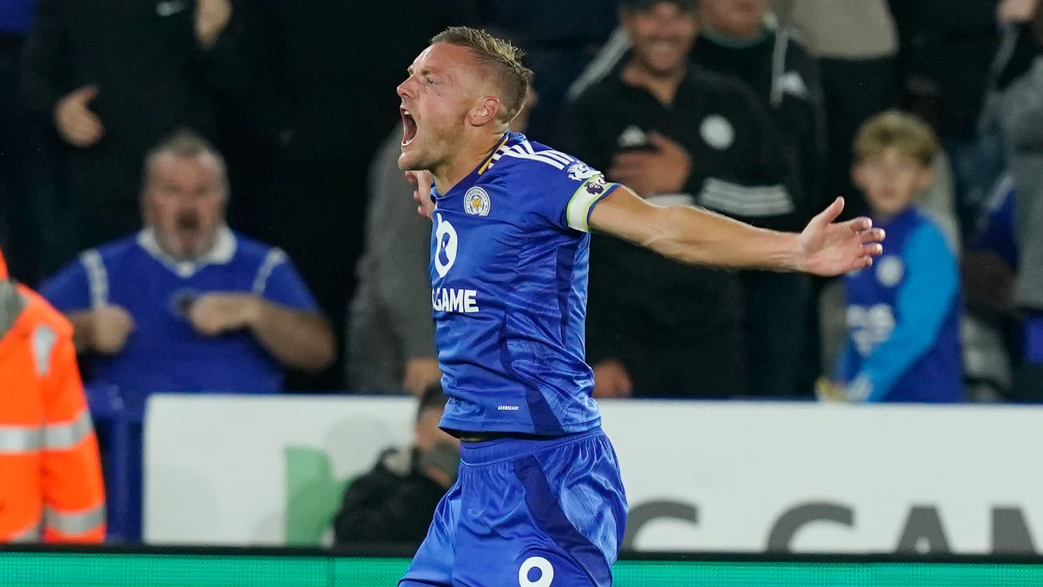 Premier League: à 37 ans, Vardy marque pour son retour dans l'élite et ...