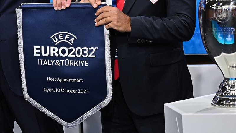 https://images.bfmtv.com/WnLy9rHE0uecKiHYvXQb27HDcjo=/0x329:1840x1364/800x0/images/UEFA-Italie-Turquie-1902304.jpg