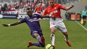 Rony Lopes en duel avec Steeve Yago 