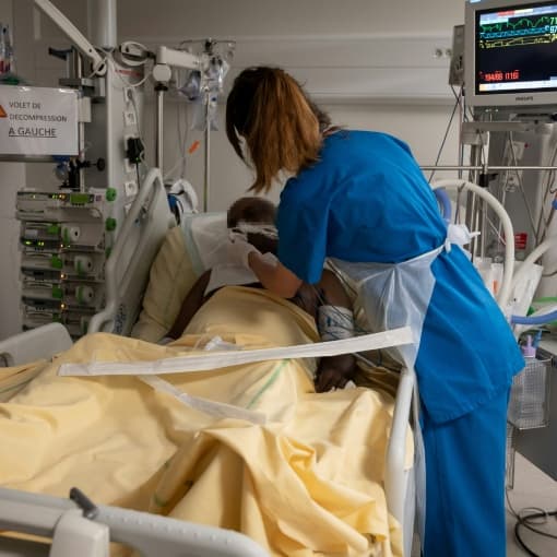 EN DIRECT - Covid-19: 2245 personnes hospitalisées en réanimation, la décrue se poursuit