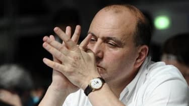 Julien Dray, soutien de François Hollande, organise la réunion