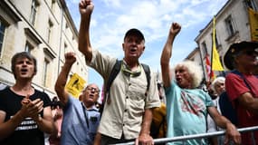 Manifestation de soutien aux syndicalistes et militants écologistes jugés en correctionnelle à Niort pour les rassemblements contre les "bassines" de Sainte-Soline, le 30 mars 2023.