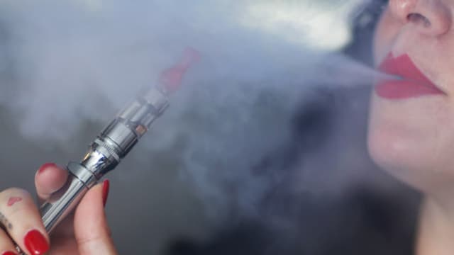 Apple supprime des applications liées au vapotage