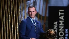 Andreï Shevchenko lors de la cérémonie de remise du Ballon d'or, le 17 octobre 2022 à Paris.