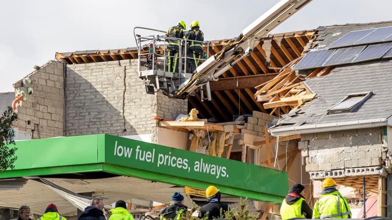 Les dégâts sur un bâtiment après l'explosion à Creeslough, le 8 octobre 2022