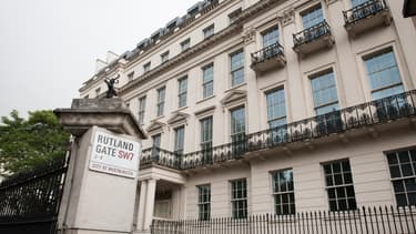 Depuis hier soir, à Londres, ils sont plusieurs centaines à camper au pied d’une enseigne du groupe Galliard Homes, qui a lancé un vaste programme immobilier neuf à prix cassés.