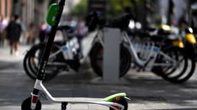 Une trottinette Lime, opérateur américain sélectionné par la Mairie de Paris.