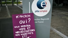 Un panneau contre la réforme de l'allocation chômage