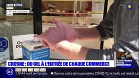 À Crosne, dans l'Essonne, des distributeurs de gel hydroalcoolique ont été installés à l'entrée des commerces ouverts ainsi qu'aux arrêts de bus très fréquentés