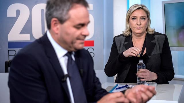Xavier Bertrand et Marine Le Pen sur un plateau de télévision le 3 décembre.