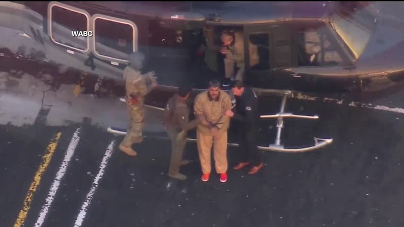 Transfert en hélicoptère, forte escorte... Les images de l'arrivée de Nicolás Maduro au tribunal à New York