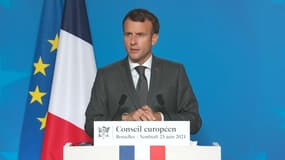 Le président de la République Emmanuel Macron à l'issue du Conseil européen à Bruxelles le vendredi 25 juin 2021.