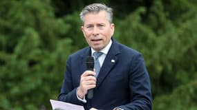 Tom Fletcher, sous-secrétaire général des Nations Unies aux affaires humanitaires et coordonnateur des secours d'urgence, prend la parole lors du lancement du Mémorial humanitaire mondial à Londres, le 1er octobre 2025.