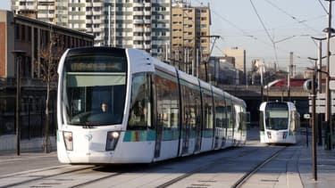 La société Atsuké sait gérer les commandes SMS, déclenche les paiements, génère des tickets de transport sécurisés et infalsifiables et les distribue par retour de SMS sur le mobile du passager.