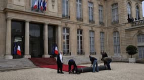 Emmanuel Macron va recevoir les clés de l'Elysée ce dimanche