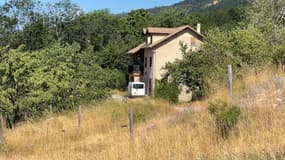 Trois corps sans vie ont été retrouvés dans une maison de La Bâtie-Neuve (Hautes-Alpes).