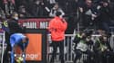 Le milieu de terrain de l'Olympique de Marseille Dimitri Payet s'apprête à tirer un corner, lors du match de clôture de la 14e journée de Ligue 1 face à Lyon, le 22 novembre 2021 au Groupama Stadium à Décines-Charpieu, près de Lyon