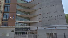 Une croix-gammée a été découverte sur une plaque apposée sur la façade d'un collège du 12e arrondissement de Paris.